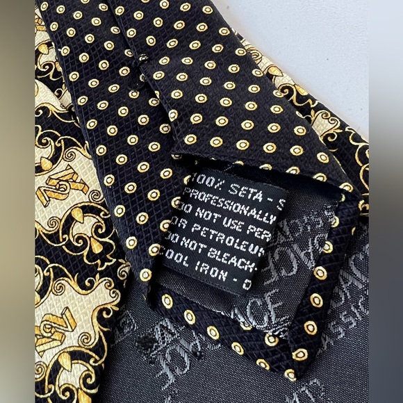 Versace Classic V2 Gold and Black Printed Silk Tie Made in Italy - Picture 7 of 9